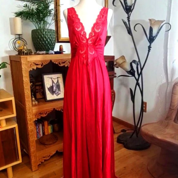Vintage Other - Vintage Olga Red Nightgown 92280 S